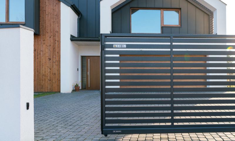 Sliding gate