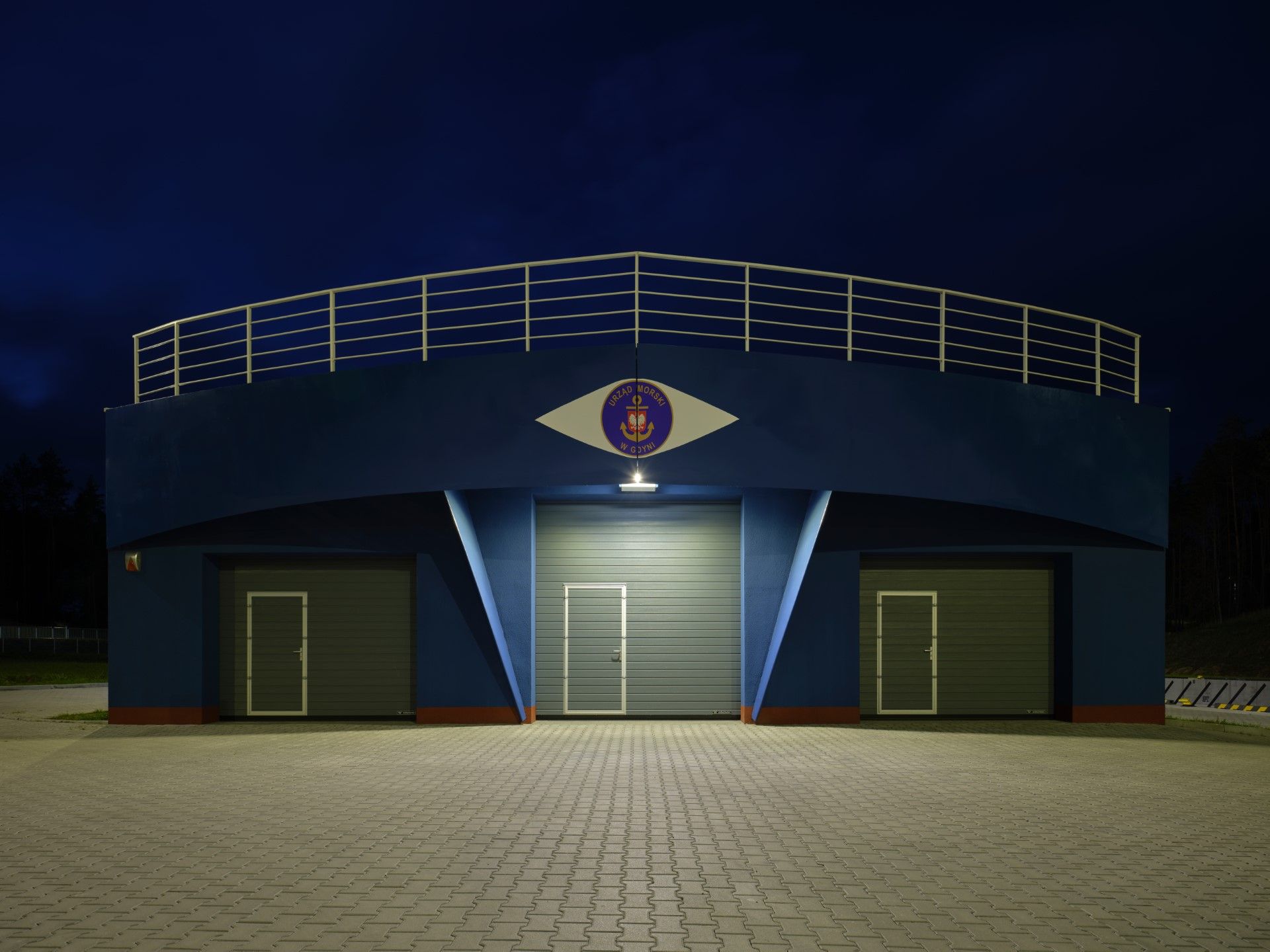 MakroPro 2.0 doors in Nowy Świat Seaport on the Baltic Sea